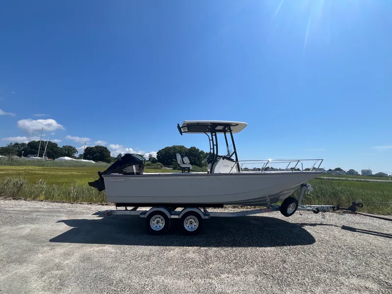 The Image of Boston Whaler 210 Montauk 2027 - 0