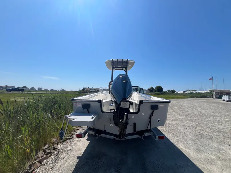 Slide: The Image of Boston Whaler 210 Montauk 2027 - 17