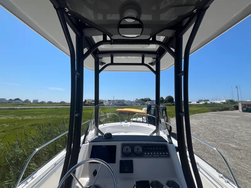 Slide: The Image of Boston Whaler 210 Montauk 2027 - 9