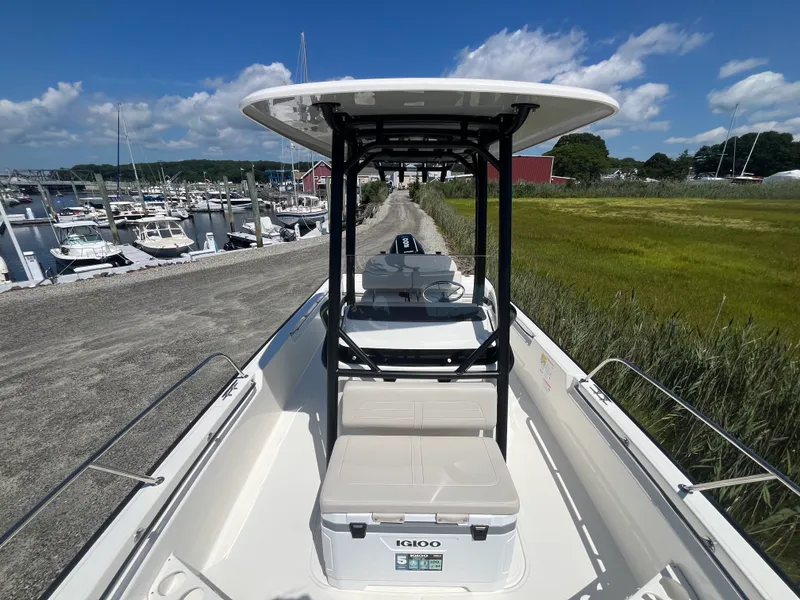 Slide: The Image of Boston Whaler 210 Montauk 2027 - 14