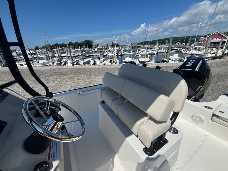 Slide: The Image of Boston Whaler 210 Montauk 2027 - 6