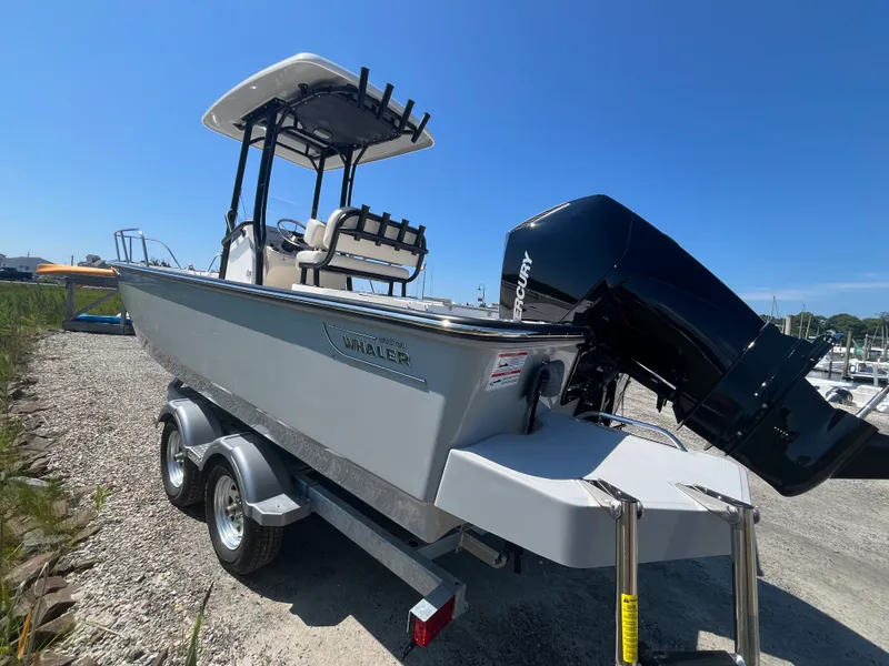 Slide: The Image of Boston Whaler 210 Montauk 2027 - 16