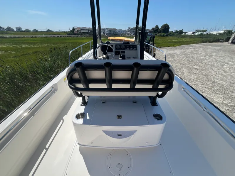 Slide: The Image of Boston Whaler 210 Montauk 2027 - 3