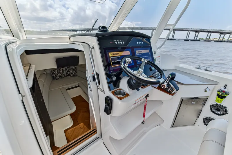 Slide: The Image of Boston Whaler 350 REALM 2025 - 35