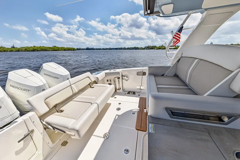 Slide: The Image of Boston Whaler 350 REALM 2025 - 56