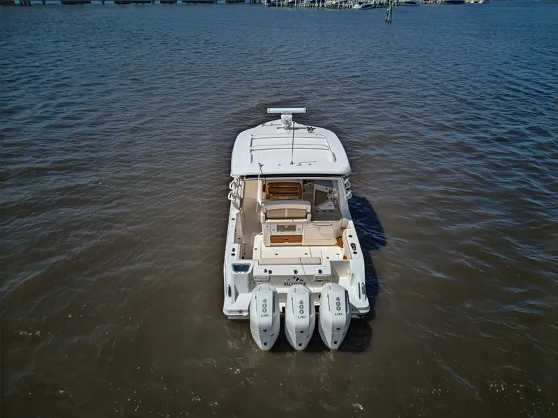Slide: The Image of Boston Whaler 350 REALM 2025 - 14