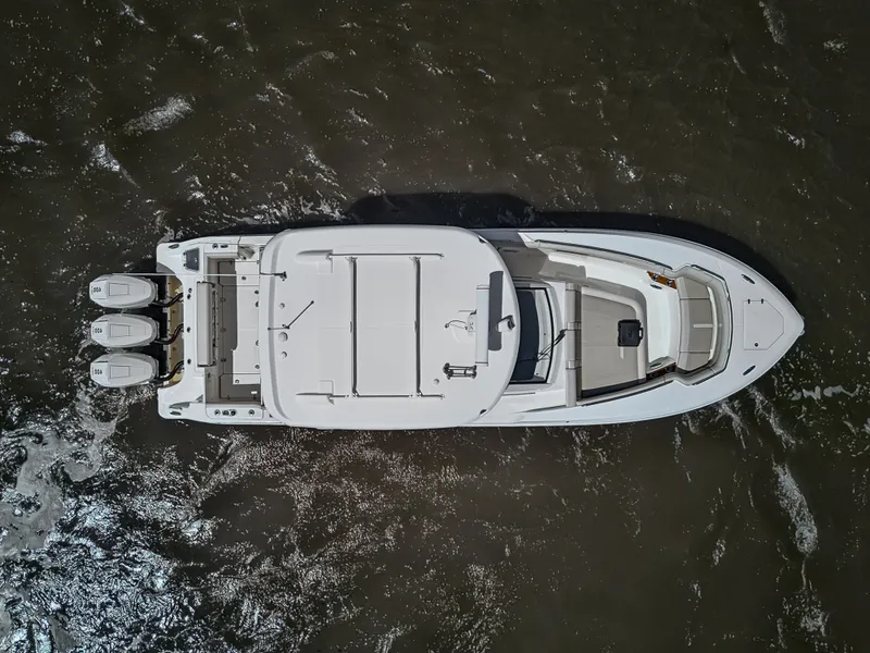 Slide: The Image of Boston Whaler 350 REALM 2025 - 24