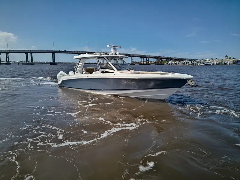 Slide: The Image of Boston Whaler 350 REALM 2025 - 23
