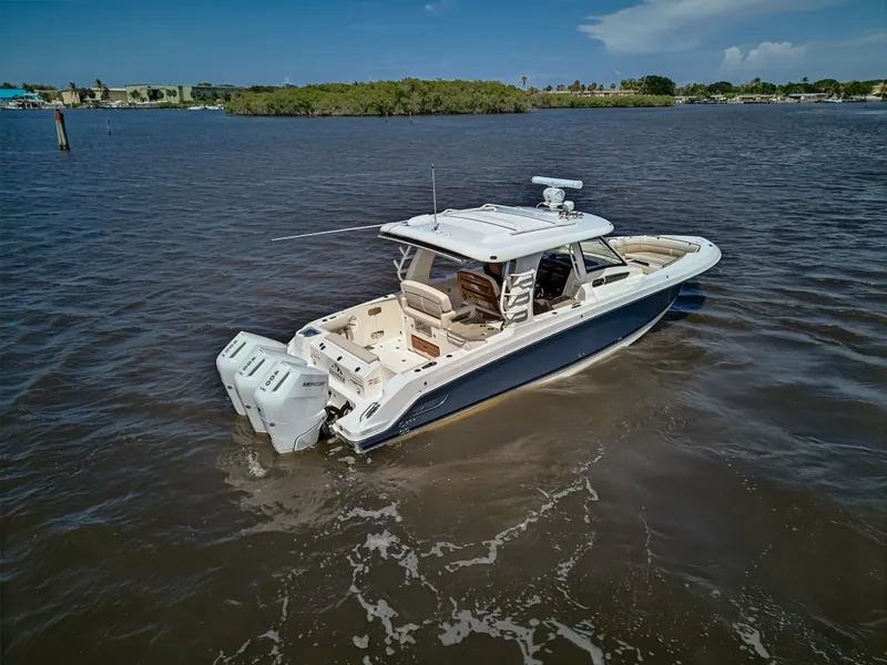 Slide: The Image of Boston Whaler 350 REALM 2025 - 20