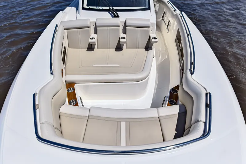 Slide: The Image of Boston Whaler 350 REALM 2025 - 38