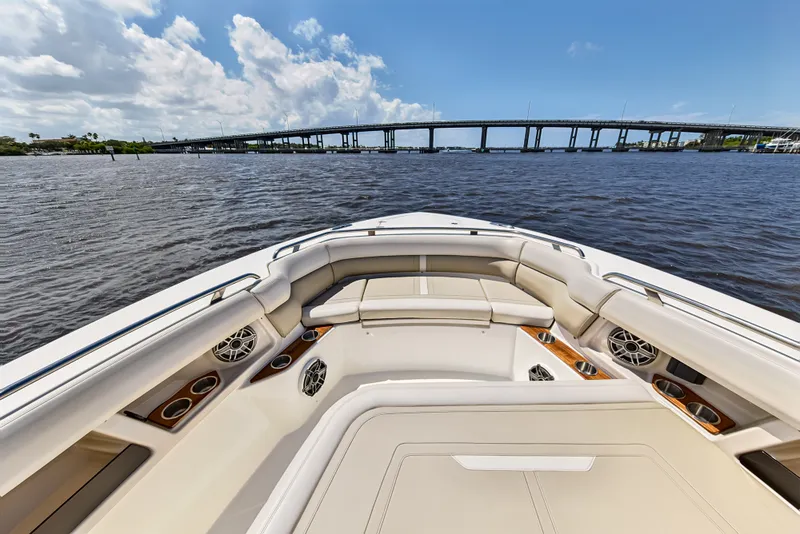 Slide: The Image of Boston Whaler 350 REALM 2025 - 45
