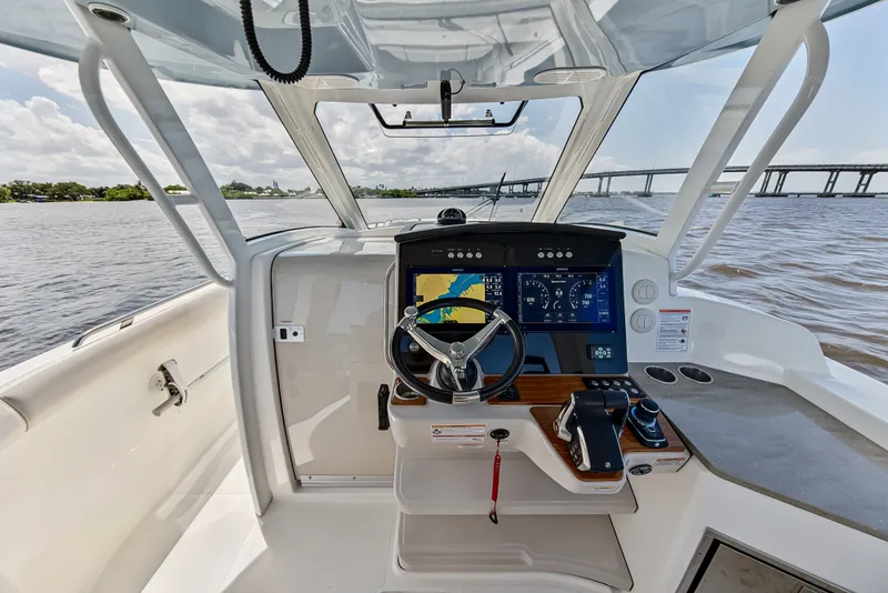 Slide: The Image of Boston Whaler 350 REALM 2025 - 72