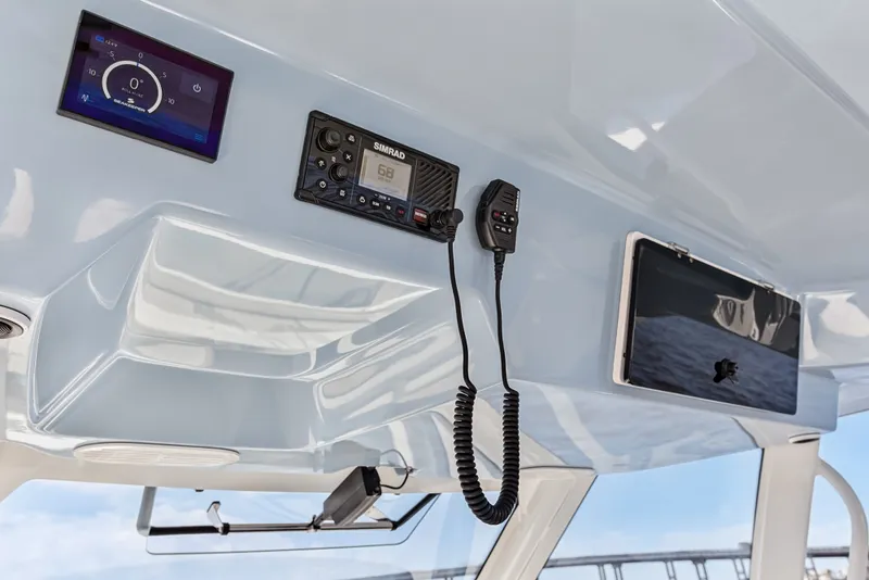 Slide: The Image of Boston Whaler 350 REALM 2025 - 79