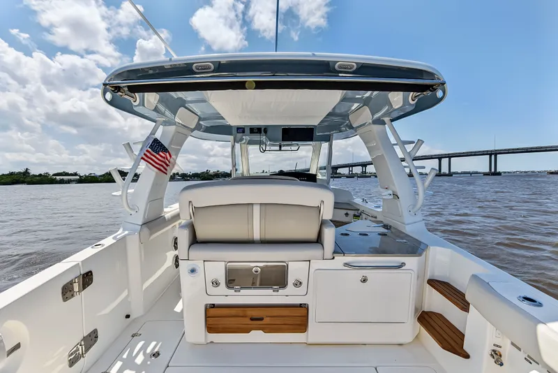 Slide: The Image of Boston Whaler 350 REALM 2025 - 65
