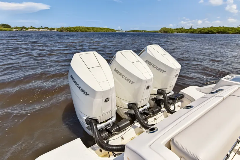 Slide: The Image of Boston Whaler 350 REALM 2025 - 61