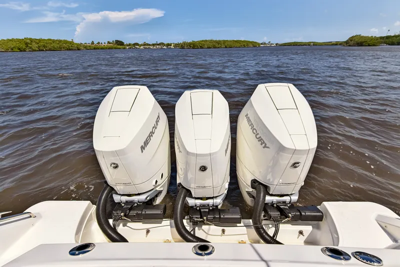 Slide: The Image of Boston Whaler 350 REALM 2025 - 58