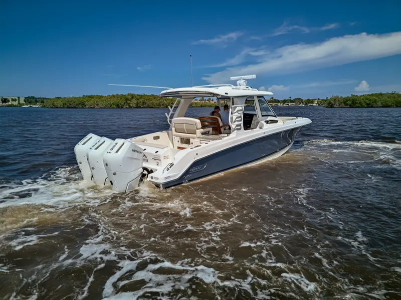 Slide: The Image of Boston Whaler 350 REALM 2025 - 21
