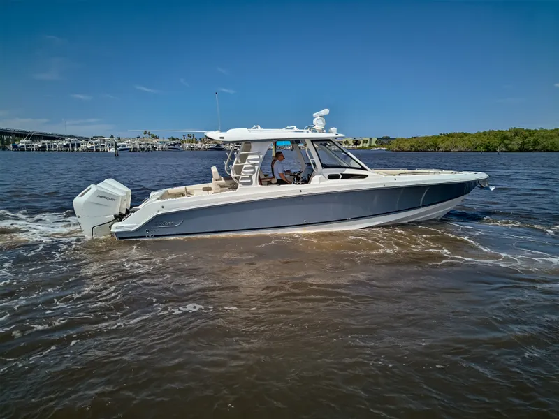 Slide: The Image of Boston Whaler 350 REALM 2025 - 22