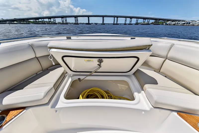 Slide: The Image of Boston Whaler 350 REALM 2025 - 46