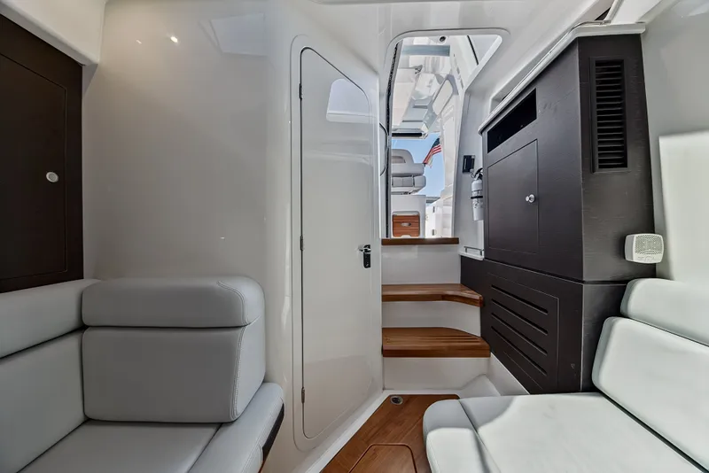 Slide: The Image of Boston Whaler 350 REALM 2025 - 34