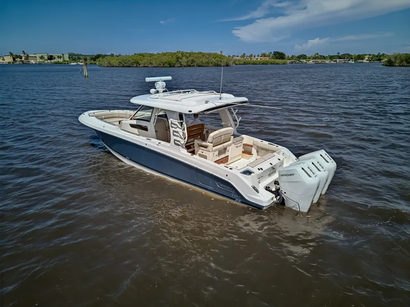 Slide: The Image of Boston Whaler 350 REALM 2025 - 6