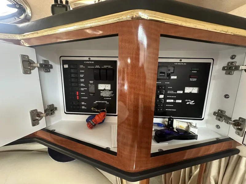 Slide: The Image of Sea Ray 310 SUNDANCER 2002 - 24