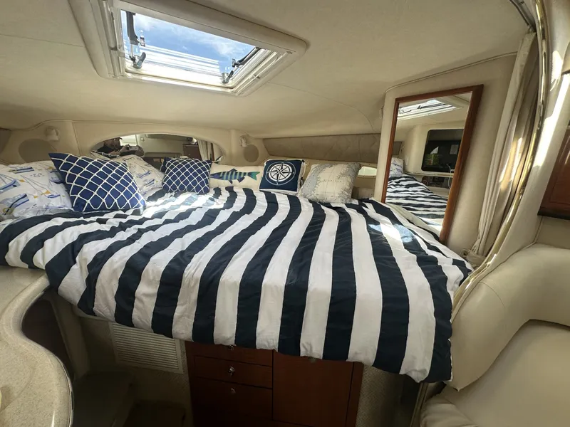 Slide: The Image of Sea Ray 310 SUNDANCER 2002 - 19