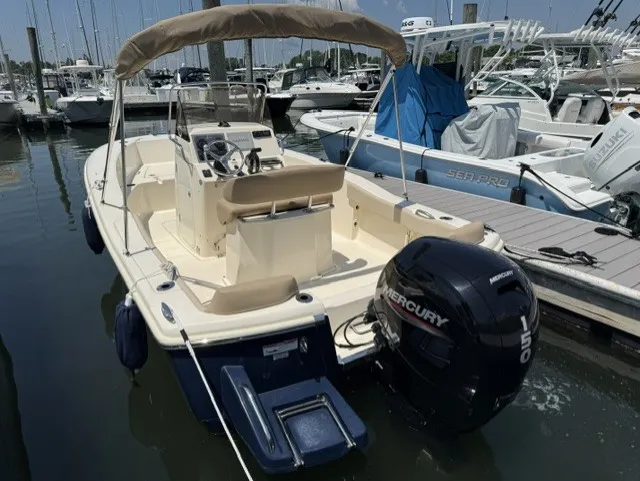 Slide: The Image of Scout 195 SPORTFISH 2023 - 1