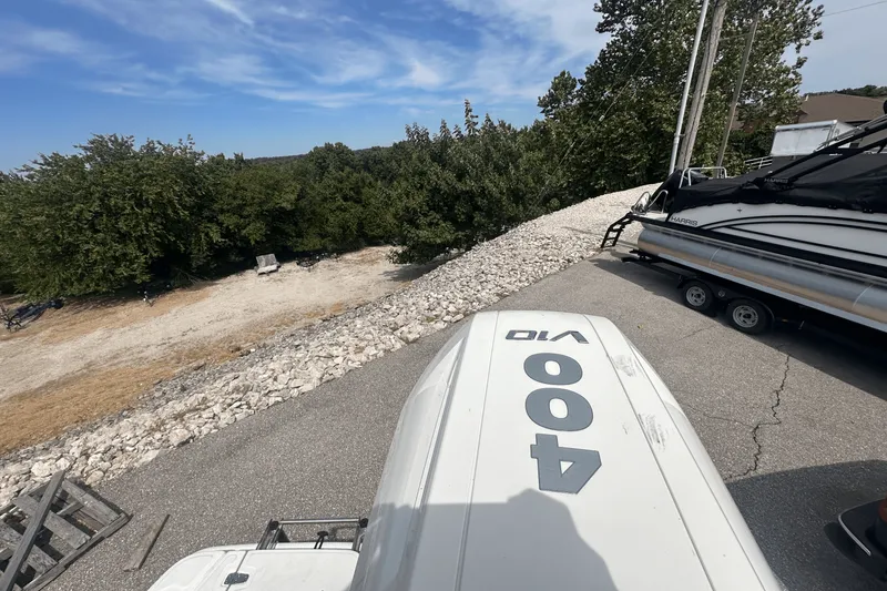 Slide: The Image of Boston Whaler 25 DAUNTLESS 2023 - 8