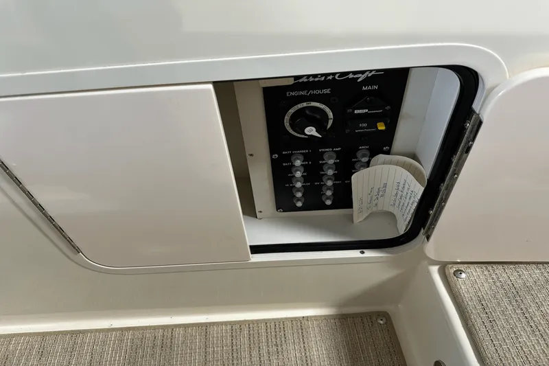 Slide: The Image of Chris-Craft 25 GT 2024 - 17