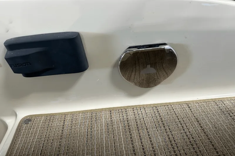 Slide: The Image of Chris-Craft 25 GT 2024 - 19