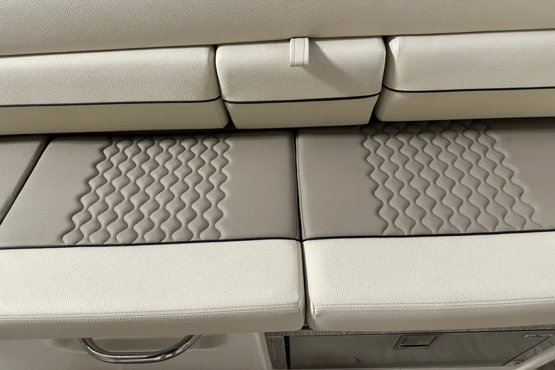 Slide: The Image of Chris-Craft 25 GT 2024 - 24