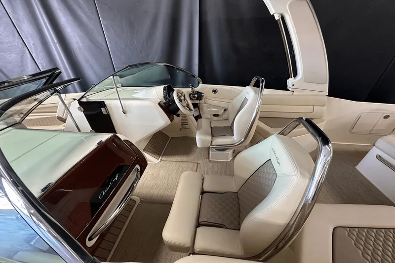Slide: The Image of Chris-Craft 25 GT 2024 - 3