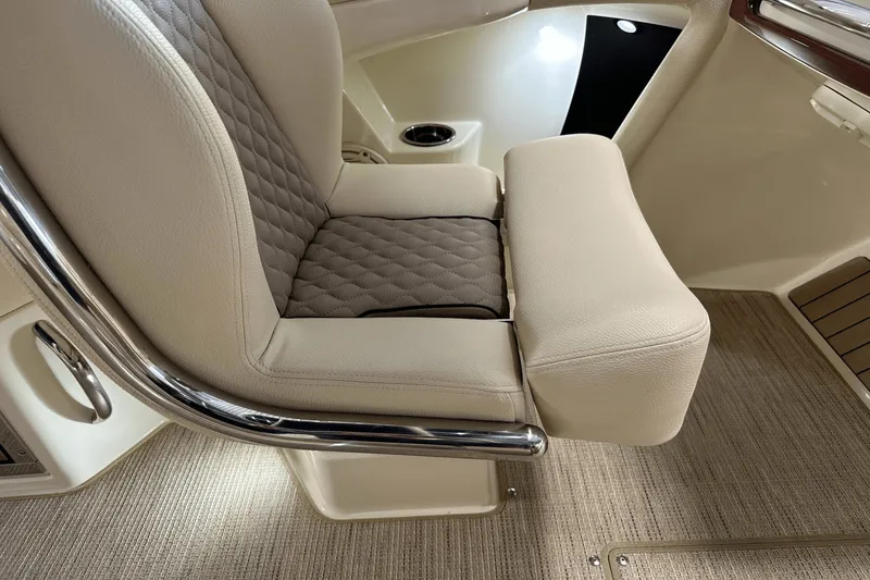 Slide: The Image of Chris-Craft 25 GT 2024 - 33