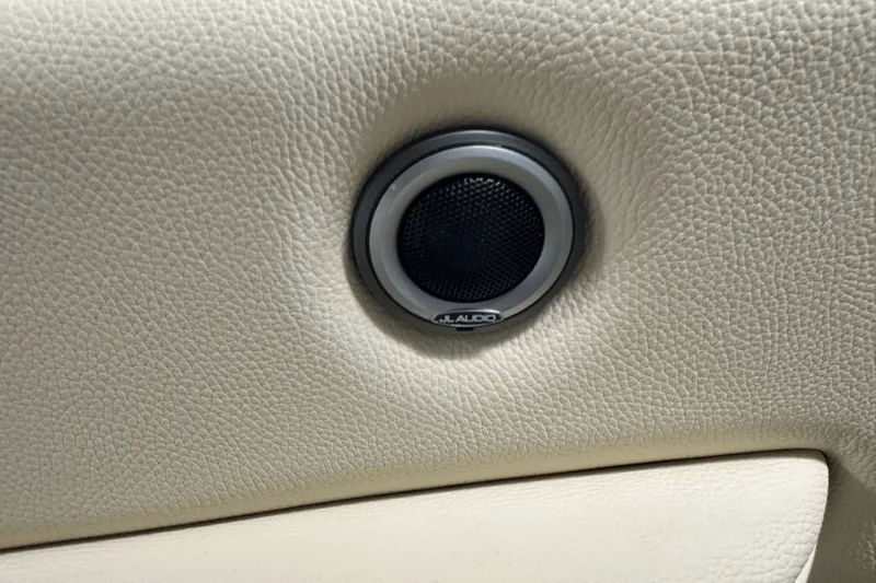 Slide: The Image of Chris-Craft 25 GT 2024 - 35