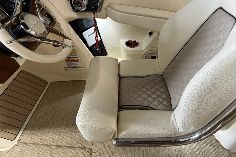 Slide: The Image of Chris-Craft 25 GT 2024 - 39