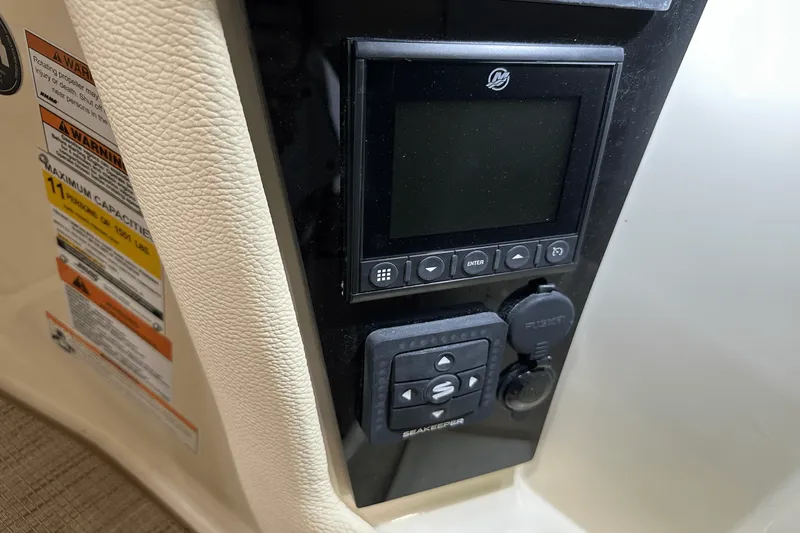 Slide: The Image of Chris-Craft 25 GT 2024 - 42