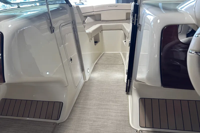 Slide: The Image of Chris-Craft 25 GT 2024 - 48