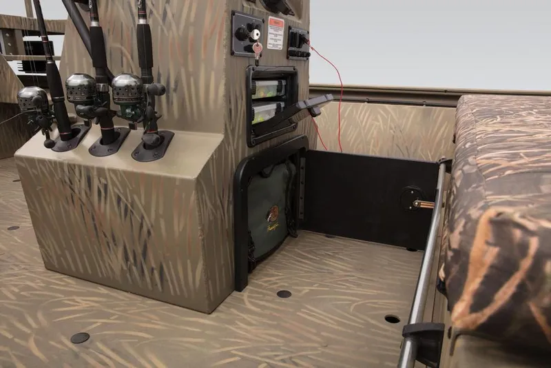 Slide: The Image of Tracker Grizzly 2072 CC Sportsman Kicker 2019 - 17