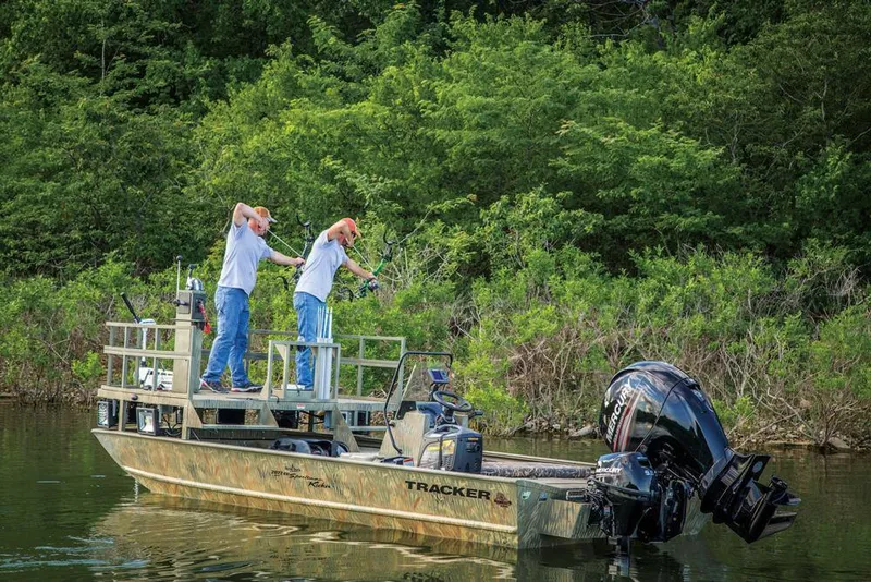 Slide: The Image of Tracker Grizzly 2072 CC Sportsman Kicker 2019 - 3