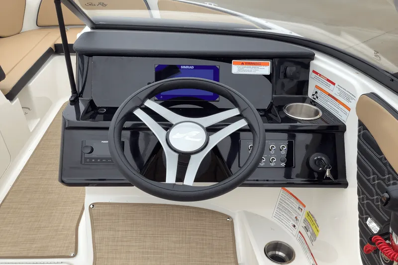 Slide: The Image of Sea Ray SPX 190 2025 - 21