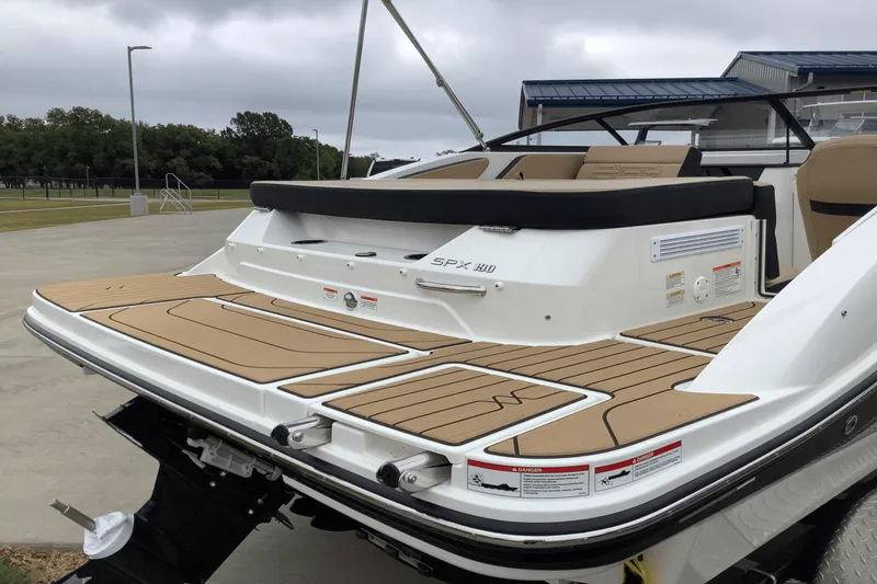 Slide: The Image of Sea Ray SPX 190 2025 - 6