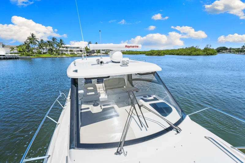 Slide: The Image of Boston Whaler 325 CONQUEST 2021 - 32