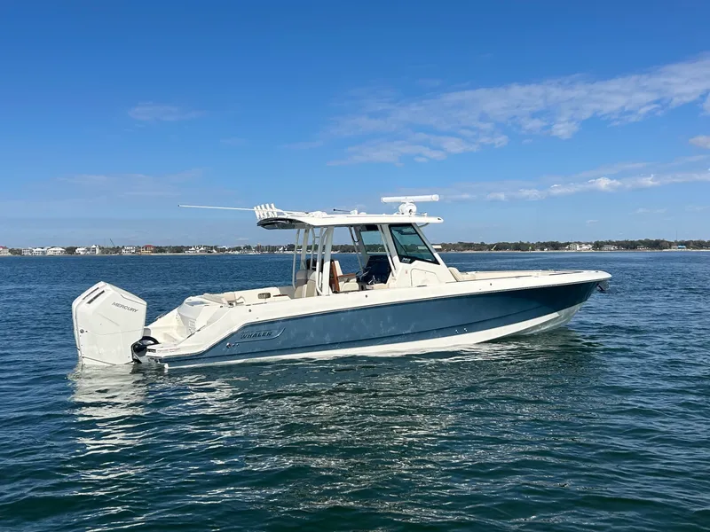 Slide: The Image of Boston Whaler 360 Outrage 2026 - 11