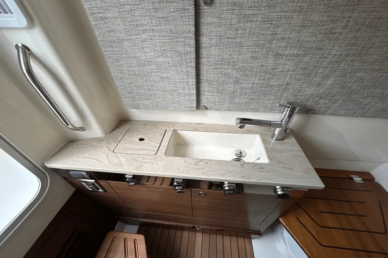 Slide: The Image of Boston Whaler 360 Outrage 2026 - 26