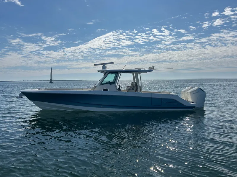 Slide: The Image of Boston Whaler 360 Outrage 2026 - 3