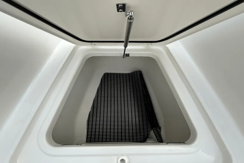 Slide: The Image of Boston Whaler 360 Outrage 2026 - 36