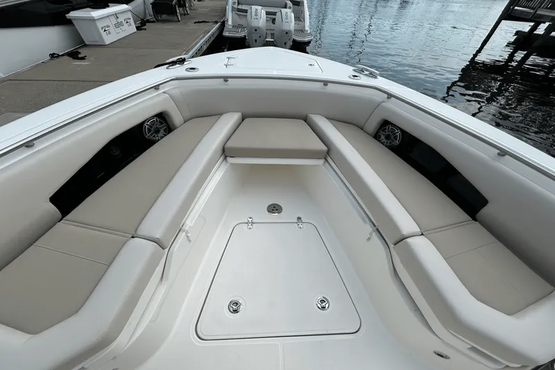 Slide: The Image of Boston Whaler 360 Outrage 2026 - 39