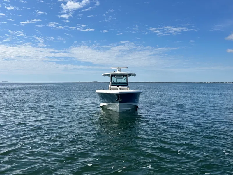 Slide: The Image of Boston Whaler 360 Outrage 2026 - 6