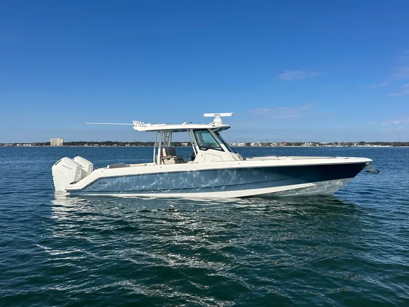 Slide: The Image of Boston Whaler 360 Outrage 2026 - 9
